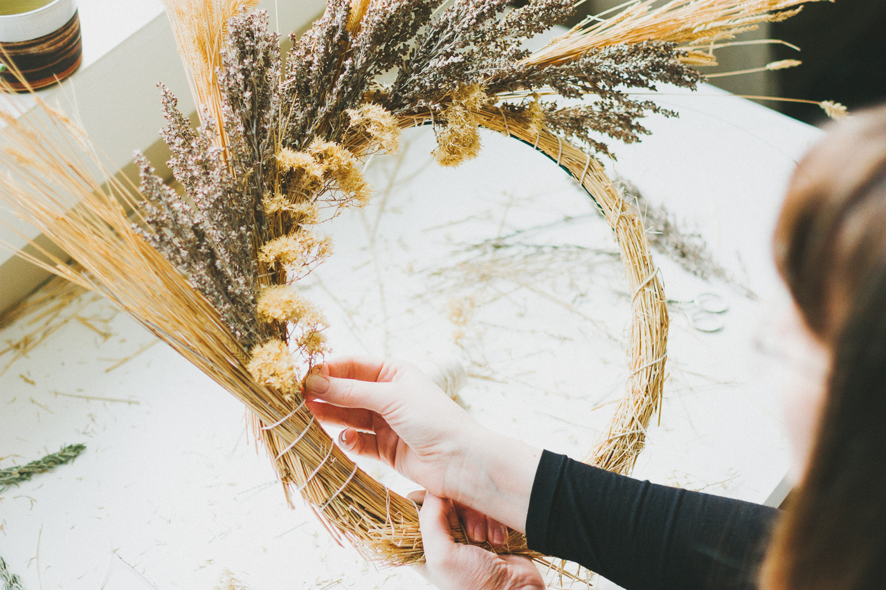 Foraged Wreath DIY by Conscious by Chloé